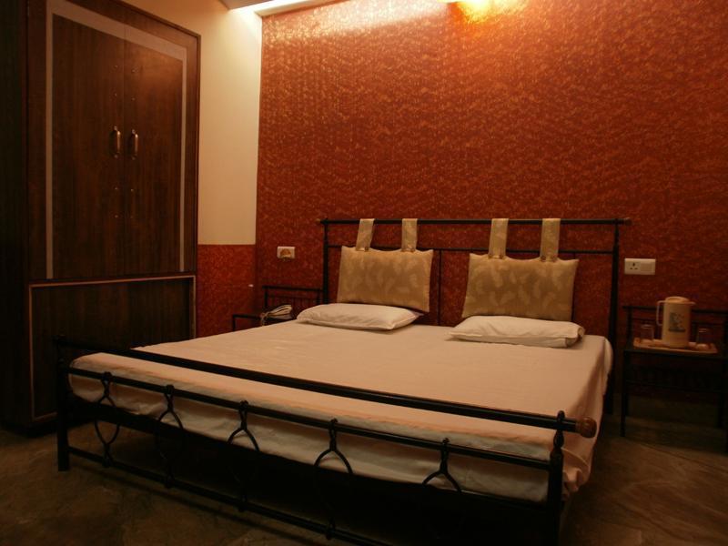 Oyo 2962 Hotel Sheel Gopal Vision Mathura Exterior photo